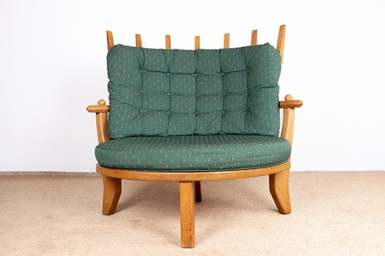 Image 1 of Gran sillón francés de roble macizo diseñado por Guillermo y Chambron para Your Home en 1960.