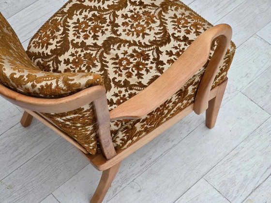 Image 1 of Années 1960, design danois d'Alfred Christensen, fauteuil, modèle 177, velours d'ameublement, bois rénové.