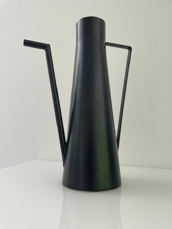 Image 1 of Annaffiatoio/vaso di design minimalista "Portici" in ferro nero opaco