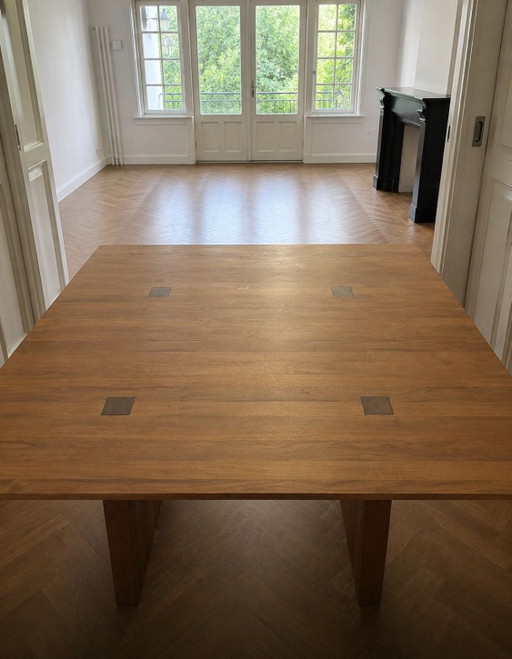 Geoliede noten houten tafel Celerina