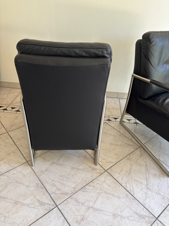 Due poltrone in pelle color antracite di Musterring – Leather (photo 5 of 6)