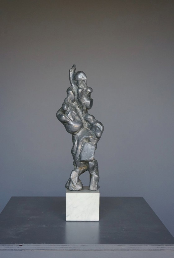 Groot abstract beeldhouwwerk, jaren 1960, lood op een marmeren sokkel. – Beeldhouwkunst, Marble, Metal (photo 6 of 10)