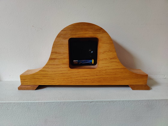 Image 1 of Klassieke Jeka Tafelklok - Eikenhout & Romeinse cijfers