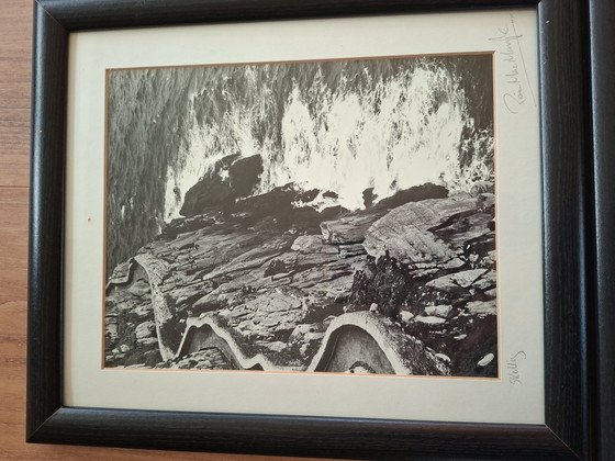 Image 1 of Deux superbes photos signées par Riona MacMonagle, dans leurs cadres d'origine.