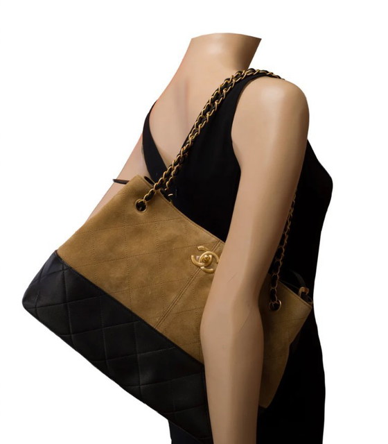 Image 1 of Sac CHANEL en Suède Beige - 103487