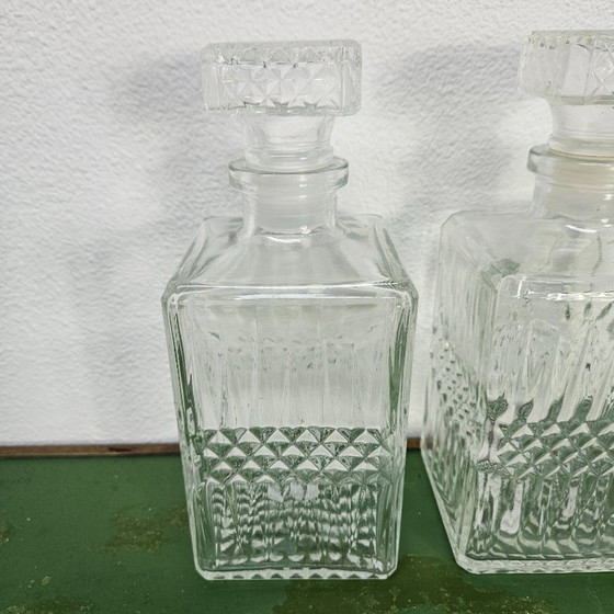 Image 1 of Set di due caraffe in vetro, decanter per whisky