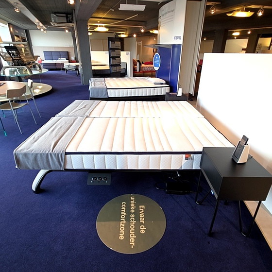 Image 1 of Auping Royal bed - 180x210 adjustable