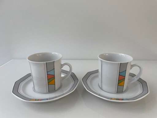 5x Vintage Memphis-style cups and saucers
