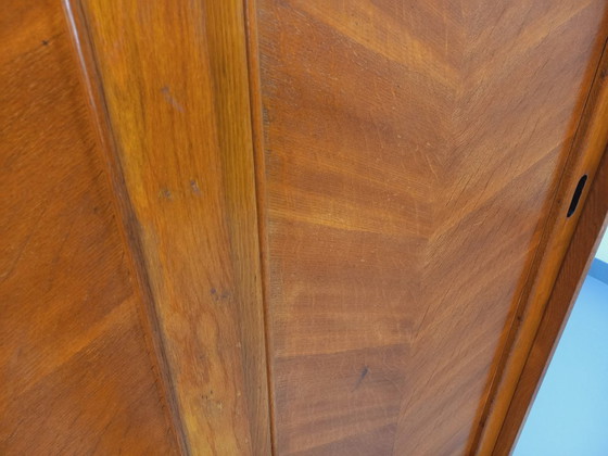 Image 1 of Vintage eikenhouten kledingkast uit de jaren 60