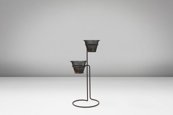 Image 1 of Porte-plantes en métal du milieu du siècle par Mathieu Matégot, France années 1950