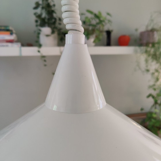 Image 1 of Witte t710 trekpendellamp, model heksenhoed