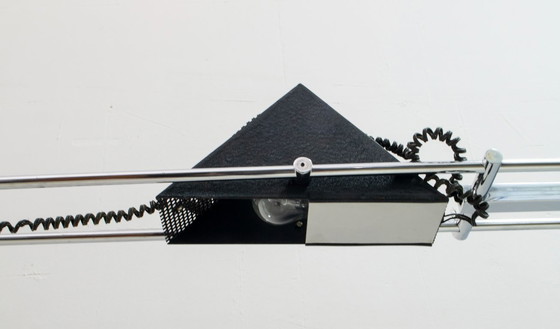 Image 1 of Mid Century Modern Italienische Stehleuchte aus Stahl und Travertin, 1970er Jahre