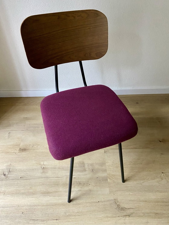 Sedia Vintage Mid-Century, Rivestita di fresco con 100% Feltro di Lana, Sedie da pranzo, Metallo, Viola (foto 2 di 10)