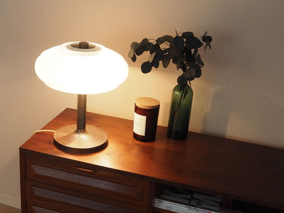 Lampada da scrivania danese degli anni '60 con paralume a forma di lente, base in metallo marrone e (photo 4 of 13)