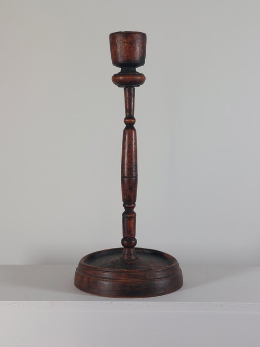 Candeliere antico in stile naif tornito, patina, arte popolare, scandinavo