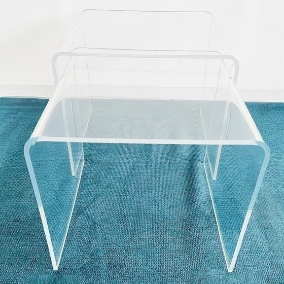 Image 1 of Mid-century Italiaanse plexiglas bijzettafels acryl space age nesting set 1970's