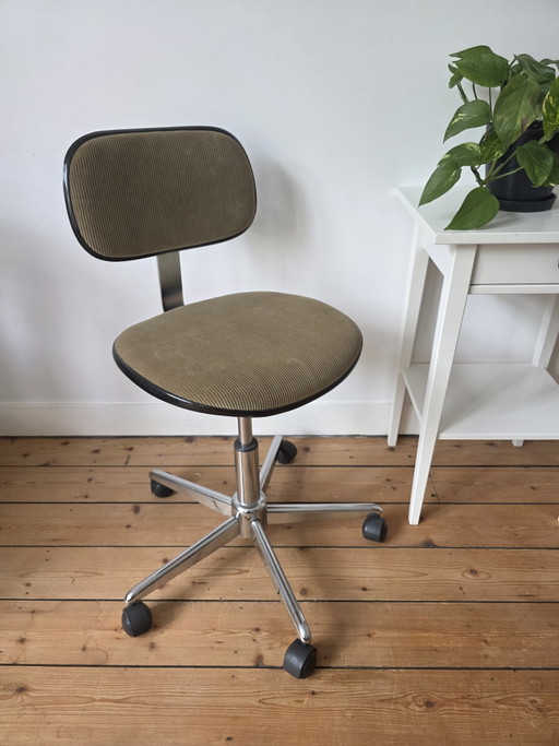 Chaise de Bureau Pivotante Industrielle Vintage Restaurée – Velours Côtelé Olive & Chrome