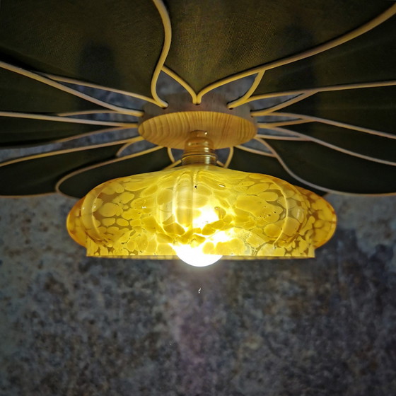 Image 1 of Lampada a sospensione a forma di fiore in rattan e lino color verde abete – Artisan Lighting