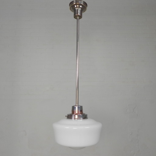 Lampada a sospensione Art Déco con paralume in vetro bianco, anni '30