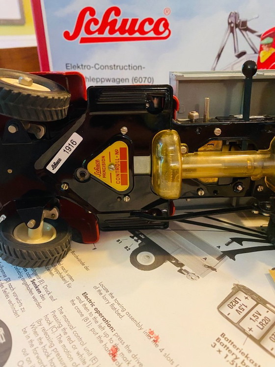 Schuco 7070 Electro-Construction Abschleppwagen – Cadeaus, Metal (photo 4 of 15)