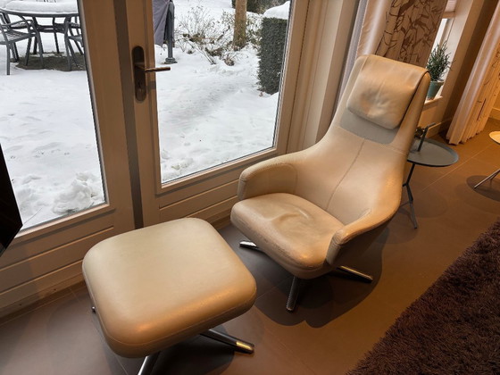 Image 1 of Vitra Grand Repos avec pouf