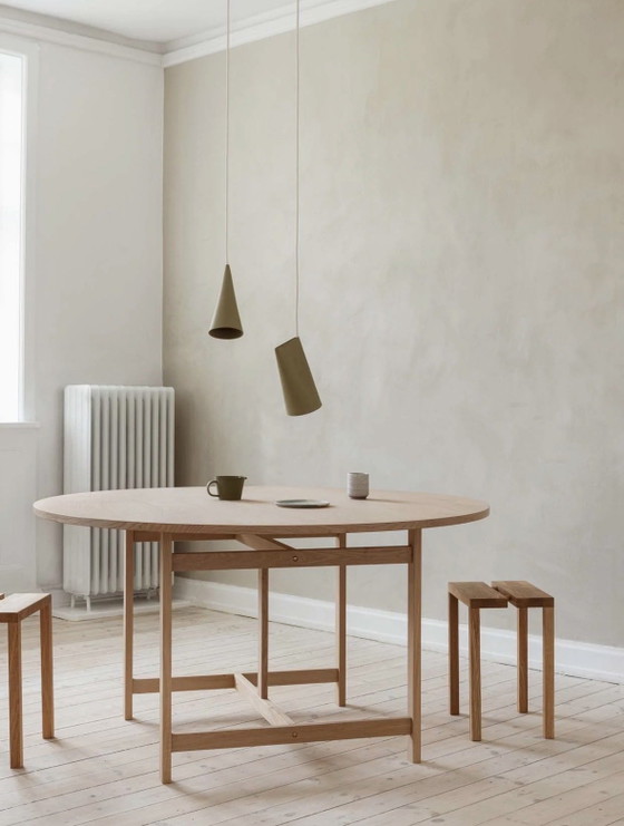 Moebe CPH - Round Dining Table Ø130cm - Oak – Wood (photo 2 of 5)