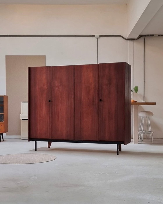 Image 1 of guardarropa de mediados de siglo