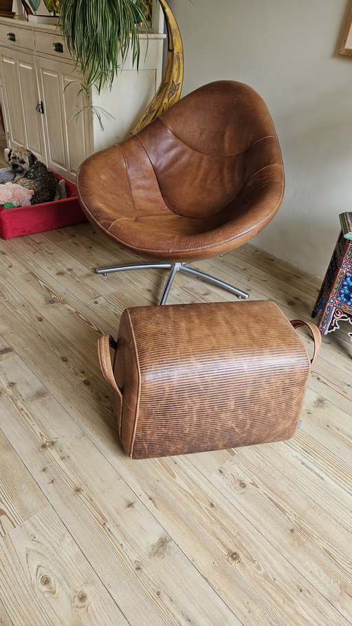 Vandeberg Hidde swivel chair+ Gin pouffe