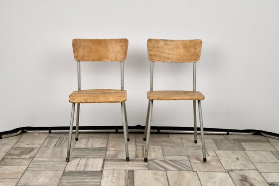 Set van 4 vintage stoelen, jaren 60, Tsjechoslowakije – Eetkamerstoelen, Wood (photo 5 of 19)