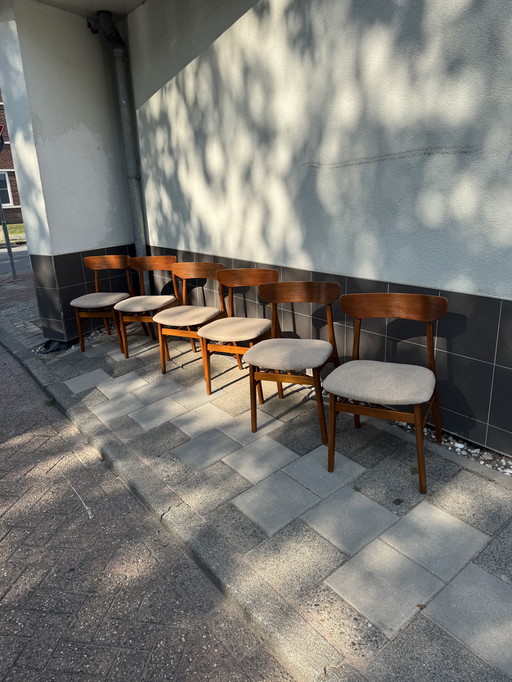 Set van 6 Deense 60-er jaren teakhouten eetkamerstoelen