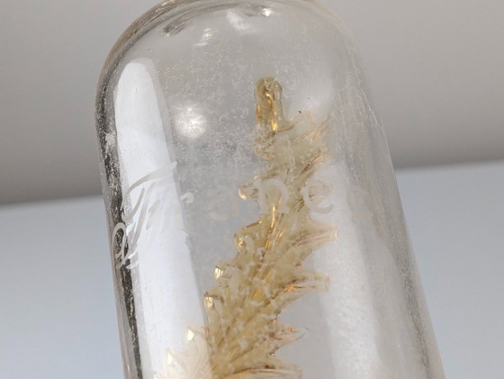 Image 1 of Bottiglia in vetro di uranio in stile Art Nouveau francese con foglie d'ambra applicate, circa 1900