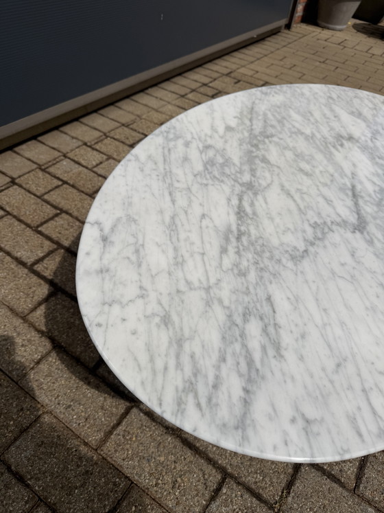 Image 1 of Originele Knoll Tulip Ovale Salontafel Eero Saarinen Statuarietto 107x70
