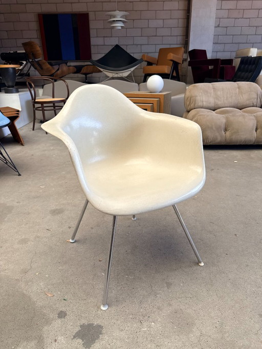 Silla Eames DAX de Herman Miller, fibra de vidrio. – eetkamerstoelen, Metal, Chrome (photo 2 of 14)