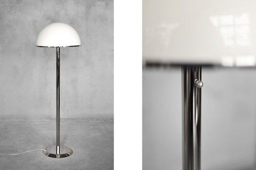 Rare lampadaire suédois vintage en chrome et acrylique blanc NAFA type 504 de Nybro Armaturfabrik, années 1970