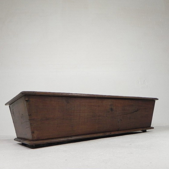 Image 1 of Alte Eichentruhe, Trog, Deckentruhe aus dem 19. Jahrhundert