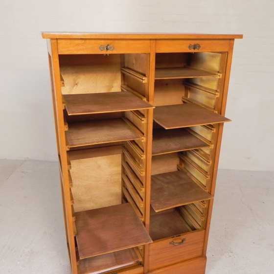 Armario persiana de roble con 2 puertas, 150 cm de alto, años 30, Cómodas, Madera, Marrón (foto 23 de 25)
