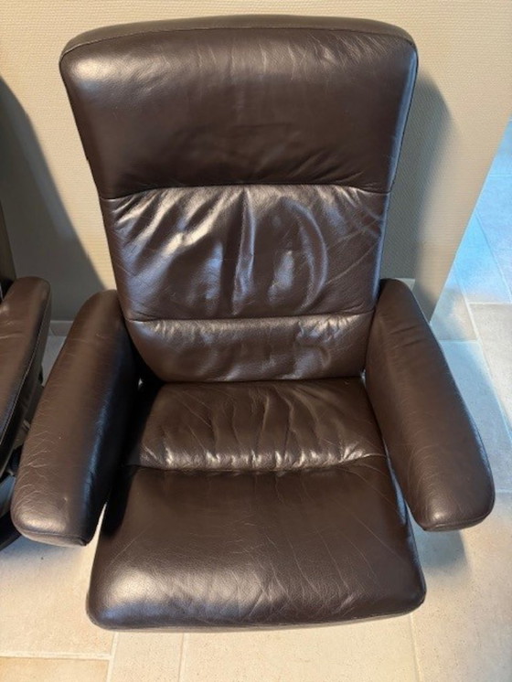 Image 1 of Due graziose poltrone antistress con poggiapiedi.