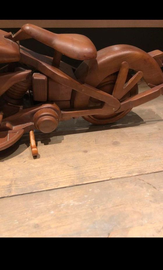 Image 1 of Motocicleta de madera hecha a mano