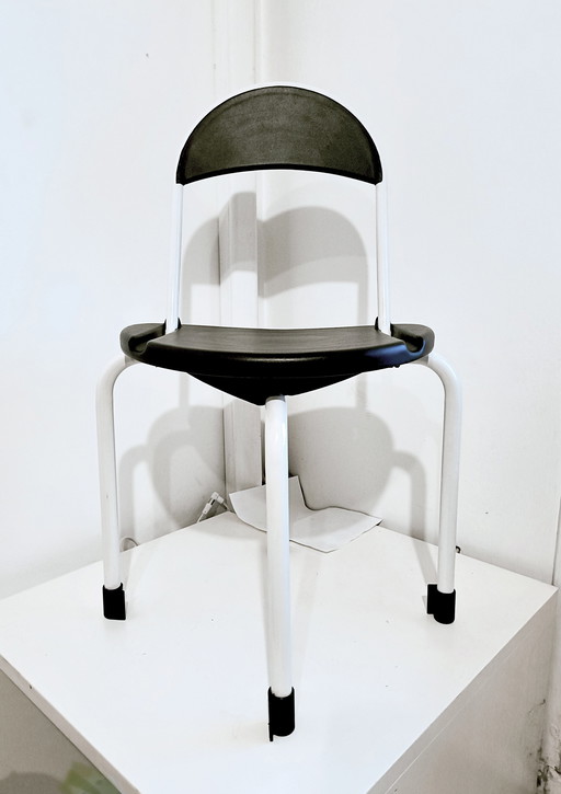 LAMM chair by Lucci and Orlandini 1985