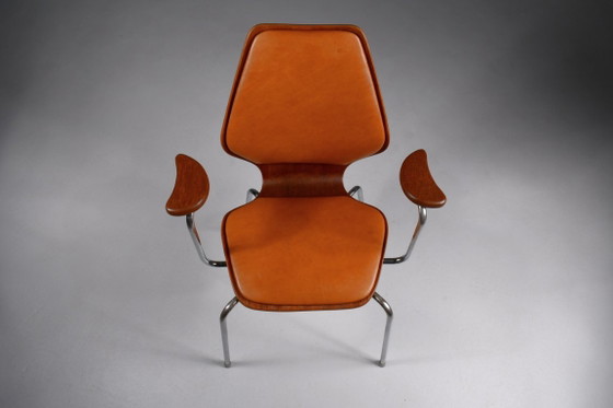 Vintage armchair by Øivind Iversen for Møre Lenestolfabrikk, Norway 1956 – Leather (photo 4 of 11)