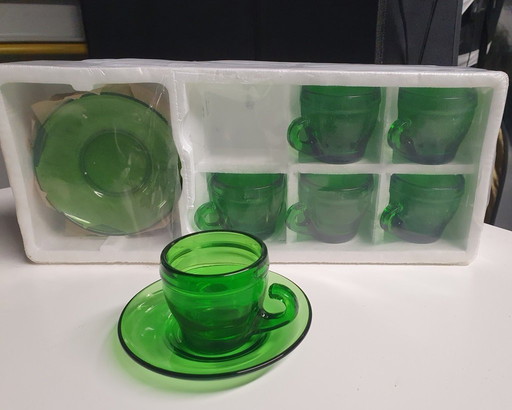 2046 Vintage Design Green Cups And Saucers