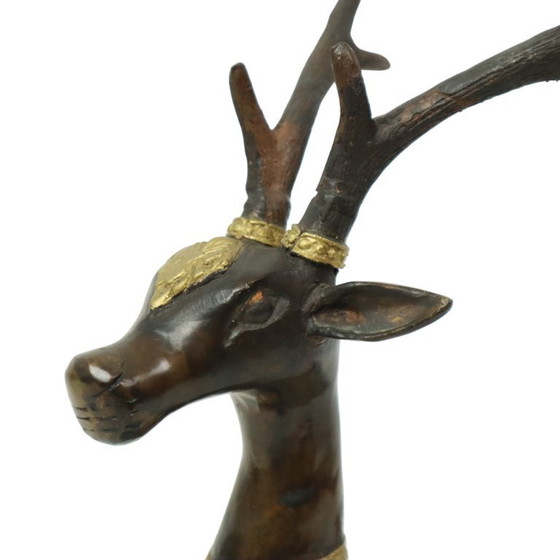 Image 1 of Statua in bronzo d'epoca raffigurante un cervo sdraiato