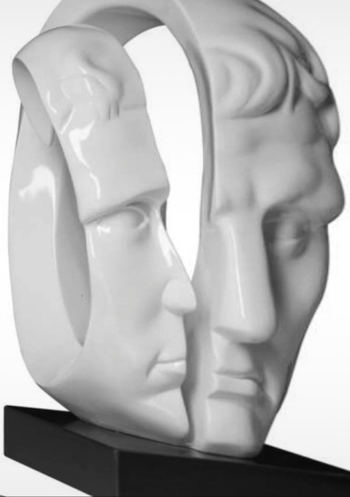 Buste de tête moderne, statue, environnement glamour, sculpture de tête d'homme blanc