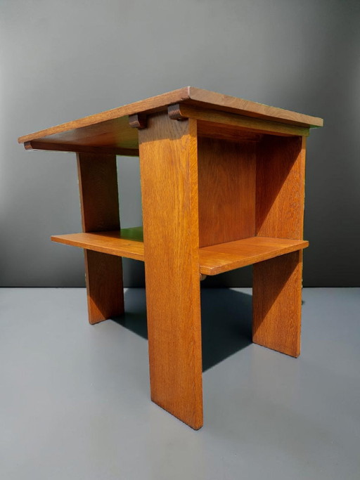 Table d'appoint ancienne, petite table de l'école de La Haye