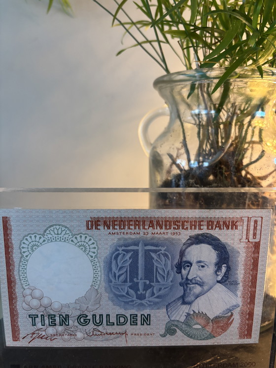 Image 1 of Dutch 10-guilder banknote from 1953, also known as the 'Hugo de Groot' banknote.