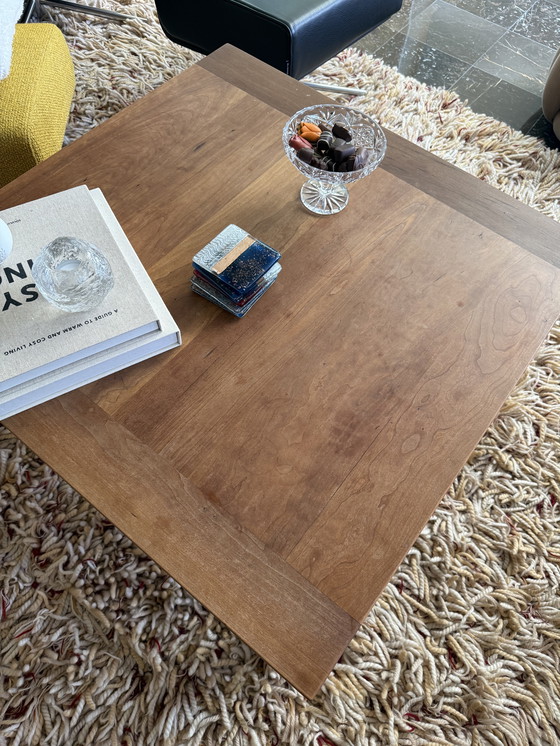 Image 1 of Mesa de centro de madera maciza de cerezo
