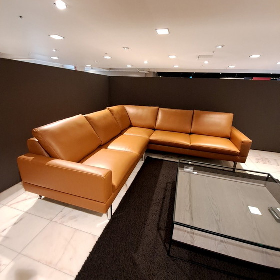 Image 1 of Sofá esquinero con base abierta Jori Tigra