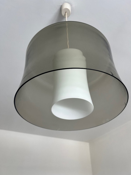 Image 1 of Lampe suspendue en verre et opaline, Vintage