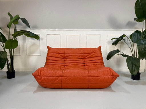 Ligne Roset Togo Sofá de diseño 2 plazas cuero naranja