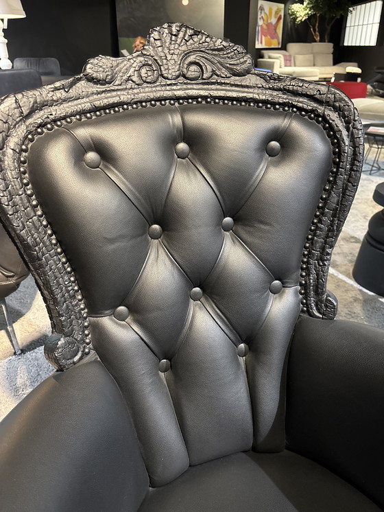 Image 1 of Moooi rookkleurige fauteuil